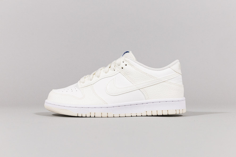 Nike Dunk Low SE &