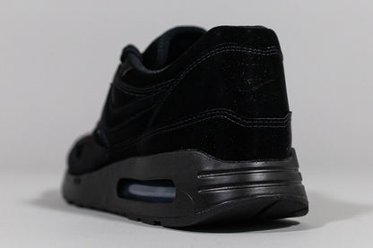 Nike Air Max 1 &