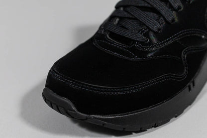 Nike Air Max 1 &