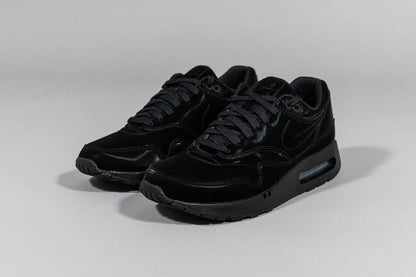 Nike Air Max 1 &