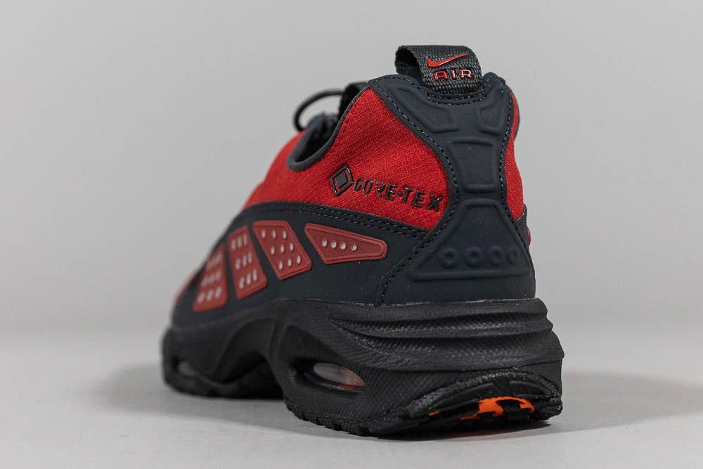 Women's Nike Air Max SNDR Gore-Tex 'Hyper Crimson' - [sku] - Lust México