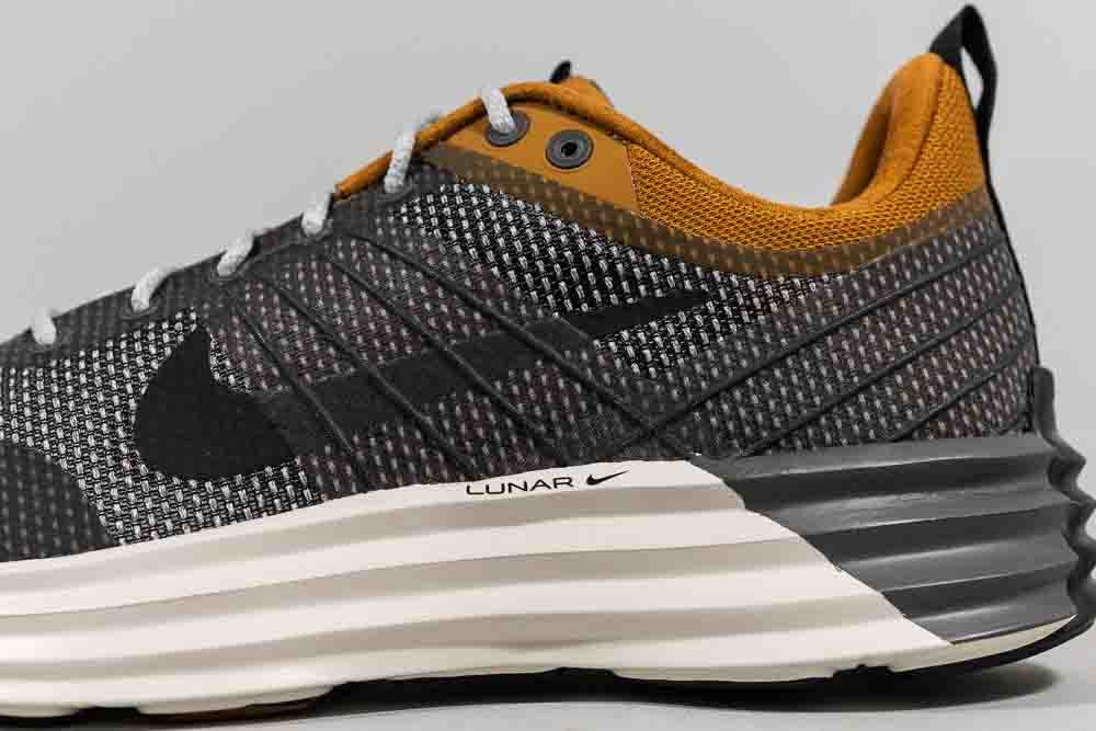 Nike Lunar Roam SE &