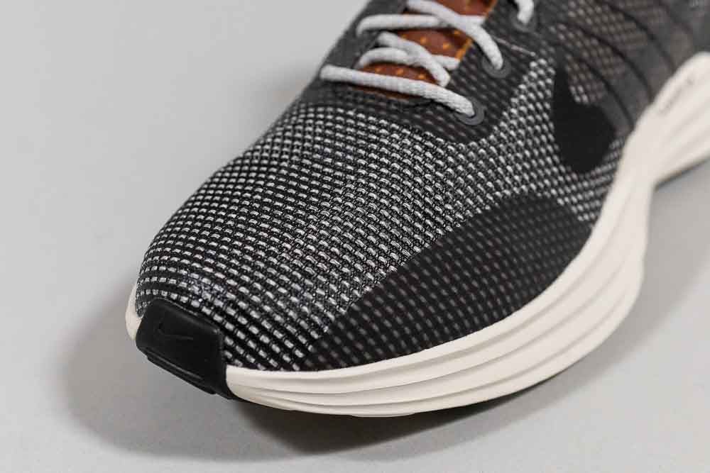 Nike Lunar Roam SE &