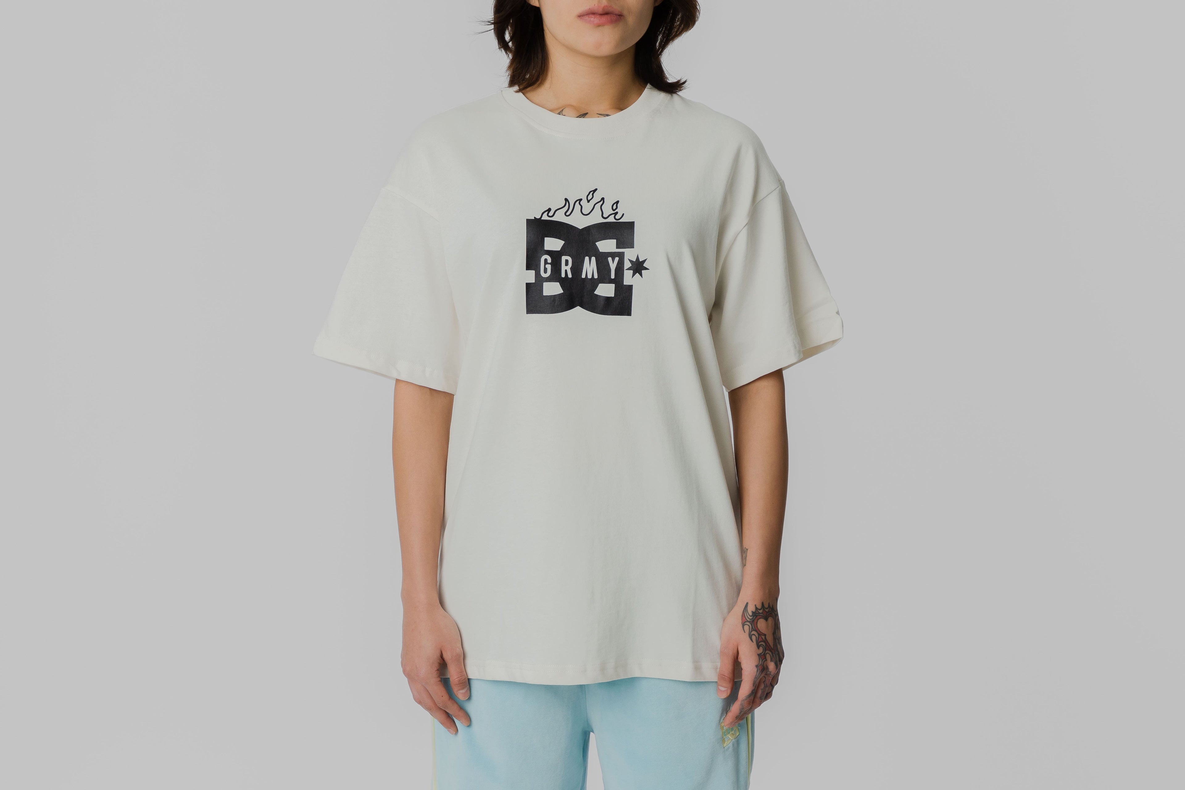 Grimey x DC Shoes SS Tee - GA762-OWHT - Lust México