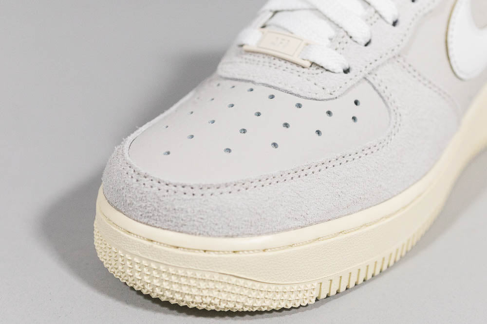 Nike  Air Force 1 &