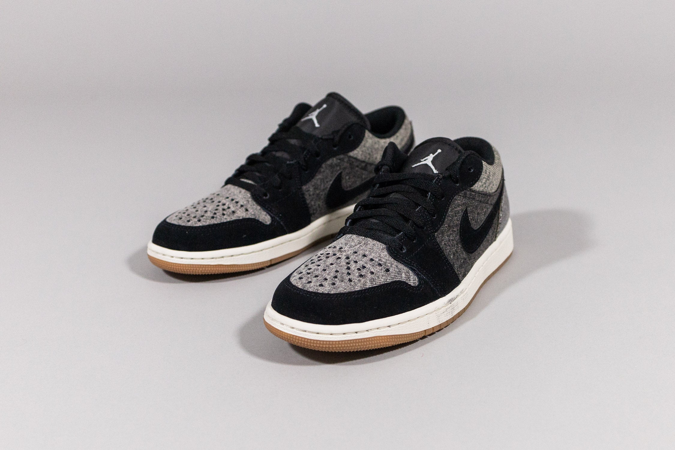 Air Jordan 1 Low SE &