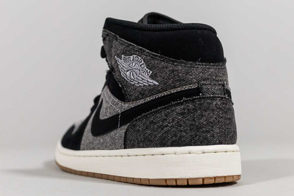 Air Jordan 1 Mid &