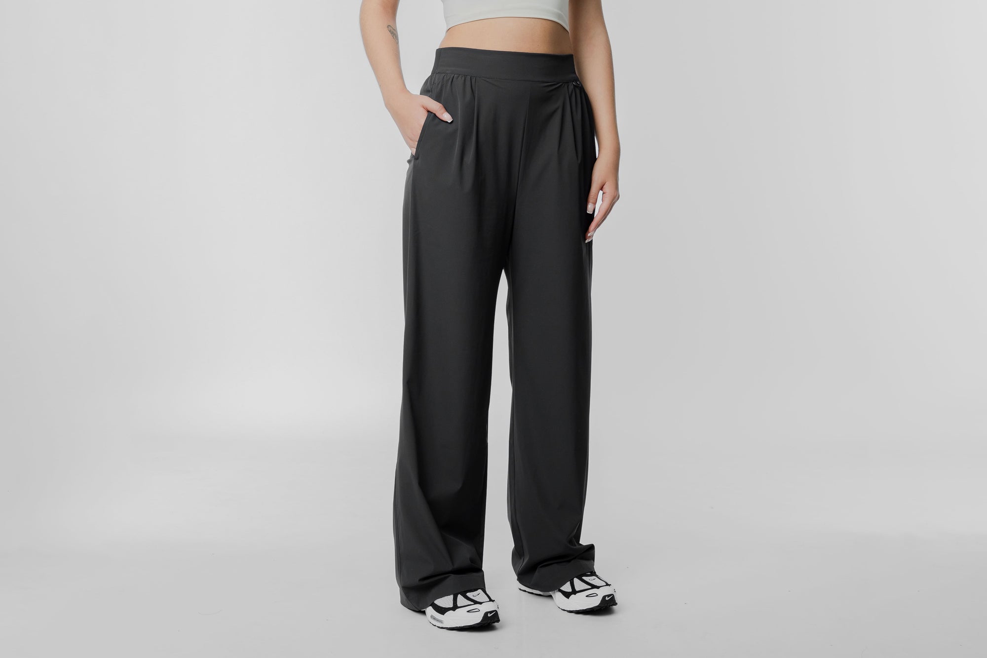 Women's Nike 24.7 PerfectStretch Dri-FIT High-Waisted Loose Wide-Leg Pant