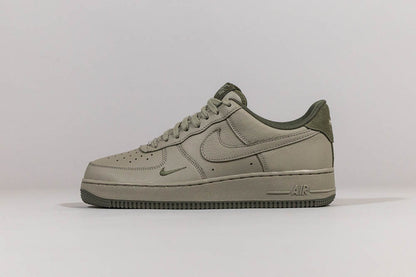 Nike Air Force 1 &