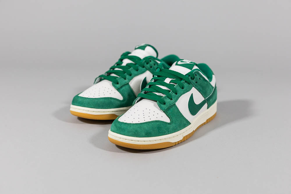 Nike Dunk Low &