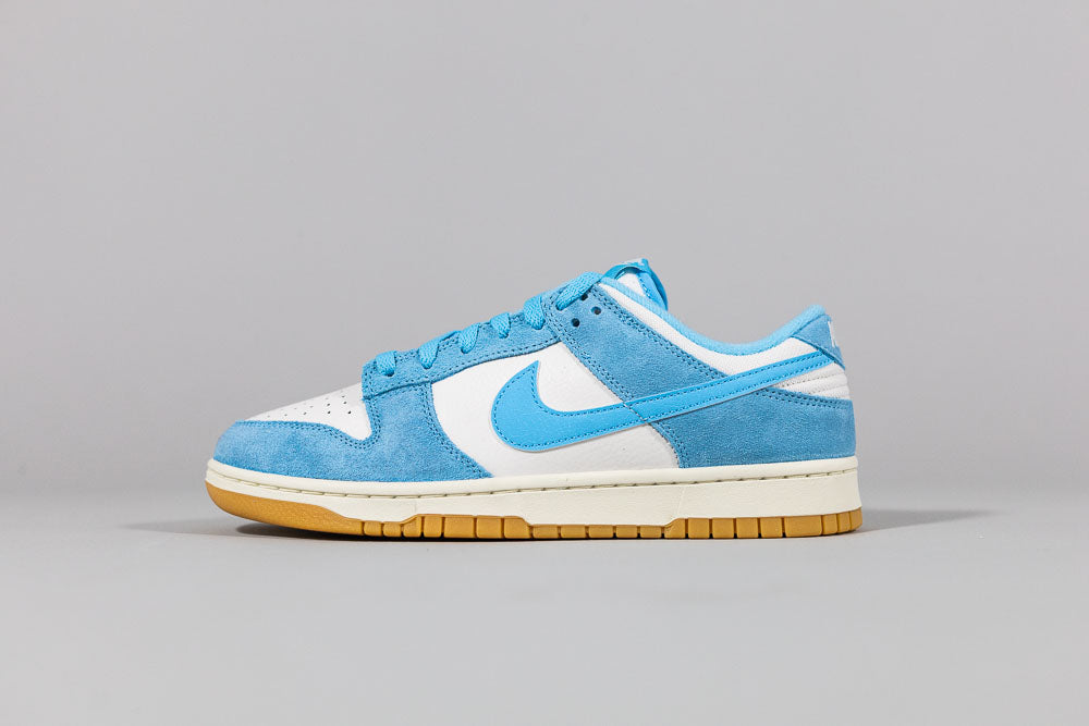 Nike Dunk Low &