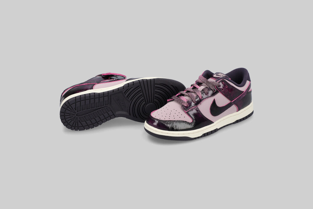 Women's Nike Dunk Low SE Panda 'Light Violet'