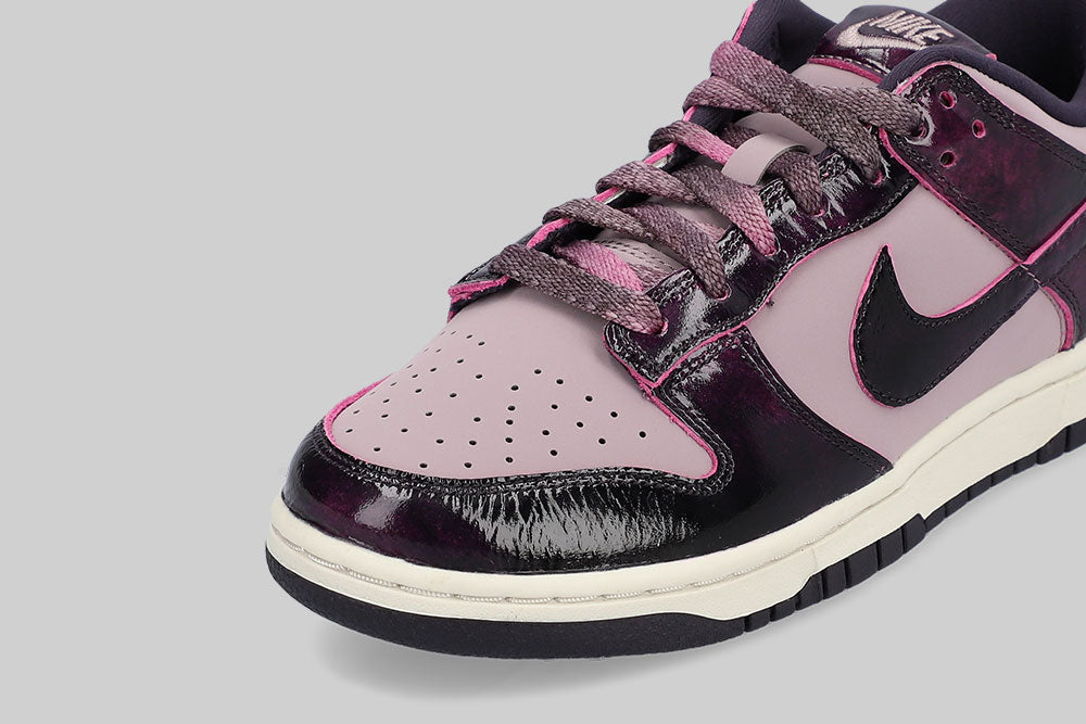 Women's Nike Dunk Low SE Panda 'Light Violet'