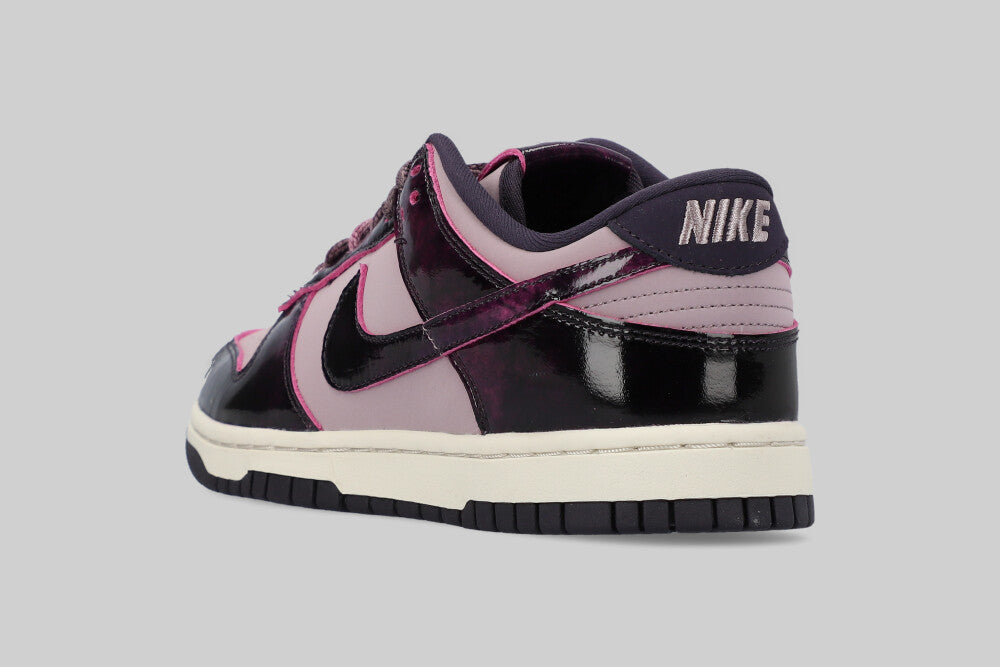 Women's Nike Dunk Low SE Panda 'Light Violet'