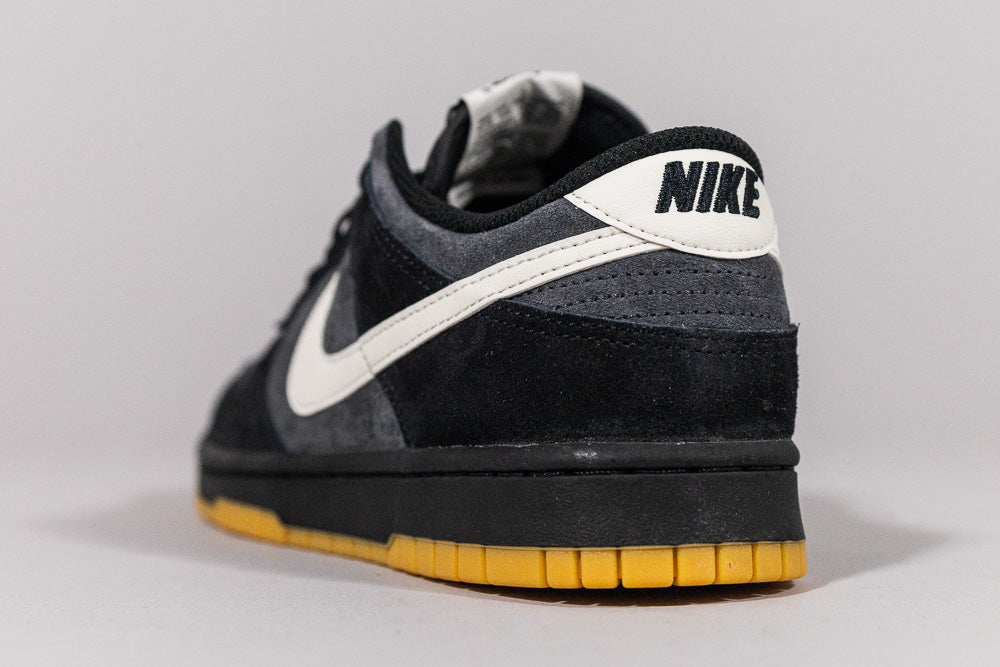 Nike Dunk Low SE &