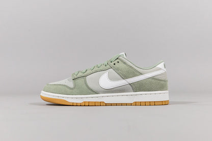 Nike Dunk Low SE &