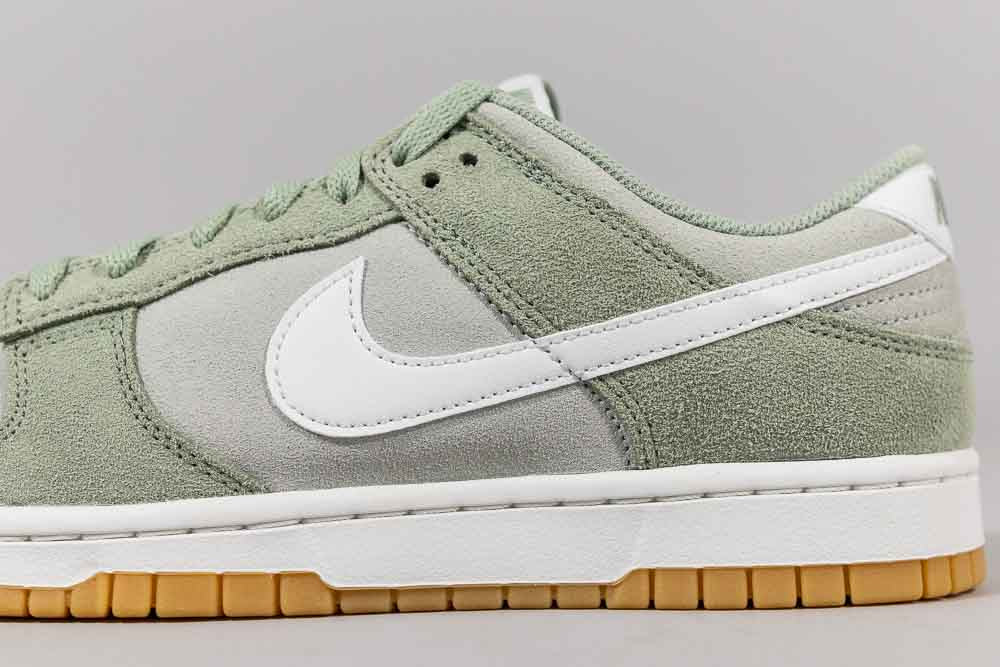 Nike Dunk Low SE &