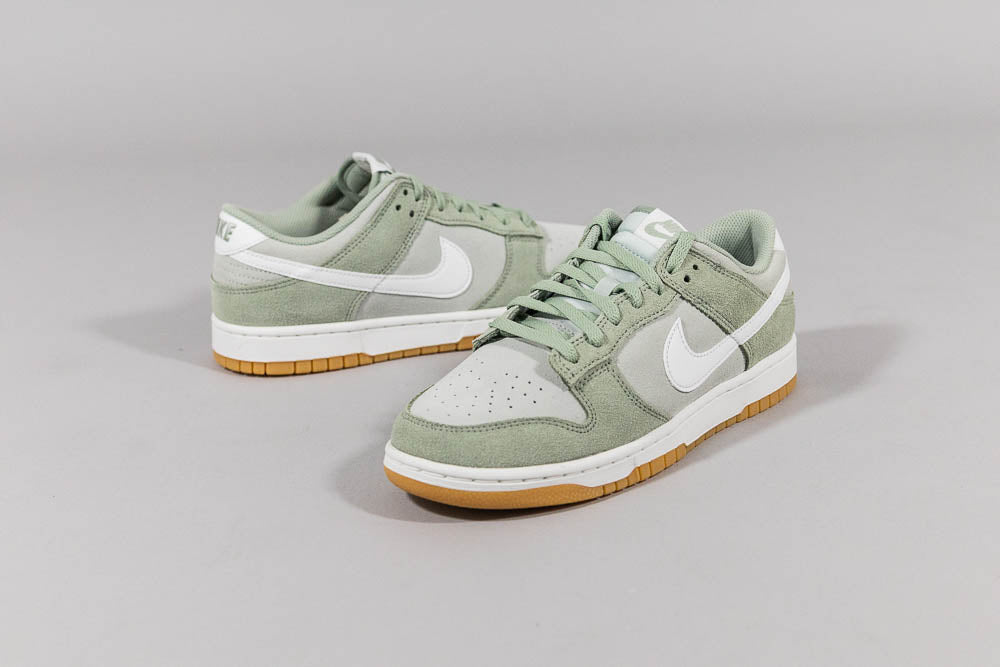 Nike Dunk Low SE &