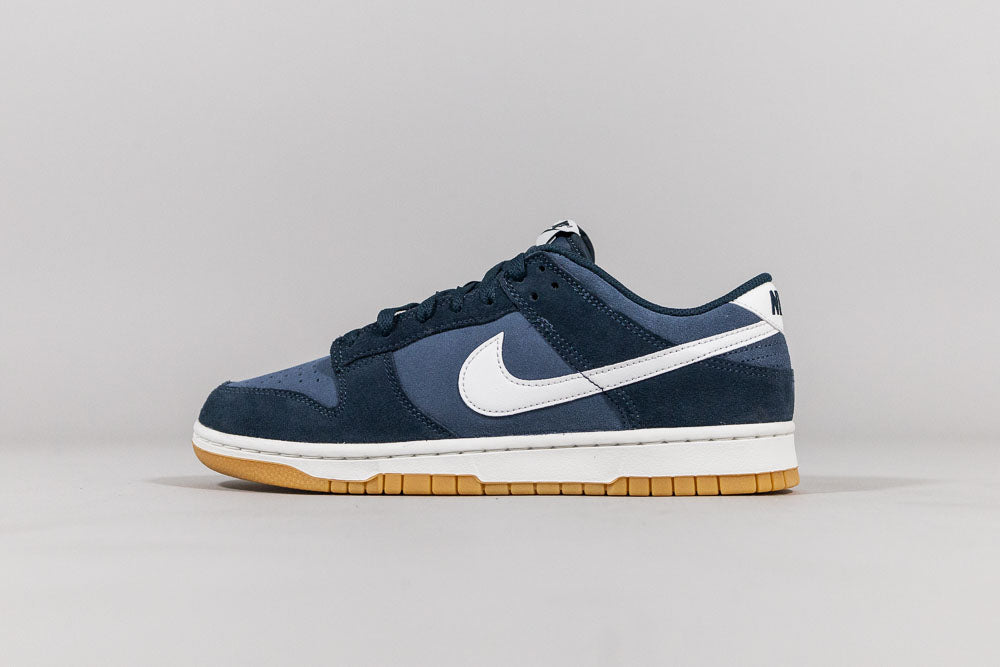 Dunk low special edition best sale