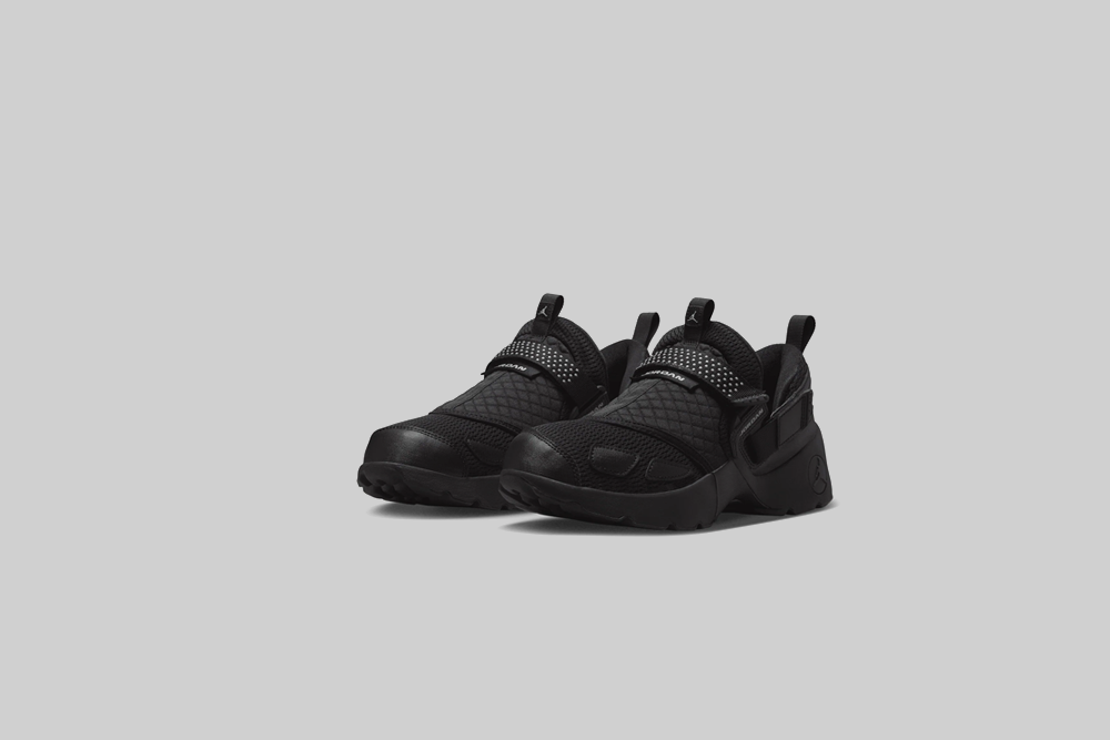 Women's Jordan Trunner LX 'Triple Black'