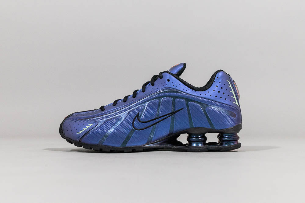 Nike Shox R4 &