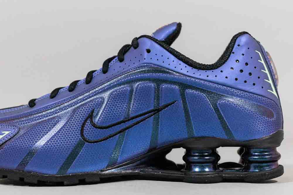 Nike Shox R4 &