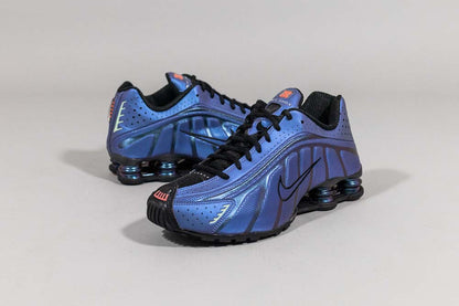 Nike Shox R4 &