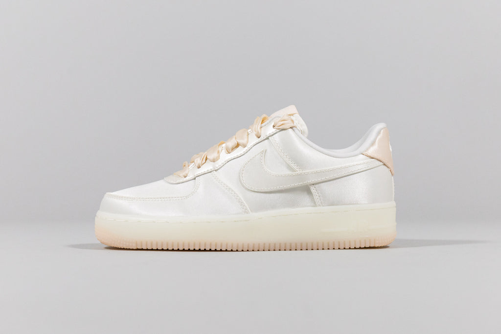Women's Nike Air Force 1 ’07 LV8 'Sail and Barely Orange' - [sku] - Lust México