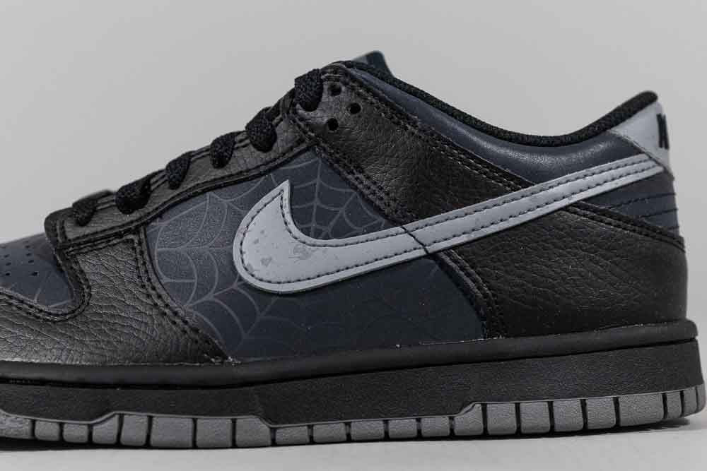 Nike Dunk Low &