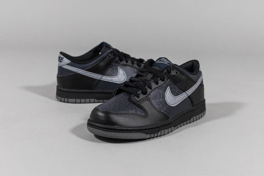 Nike Dunk Low &