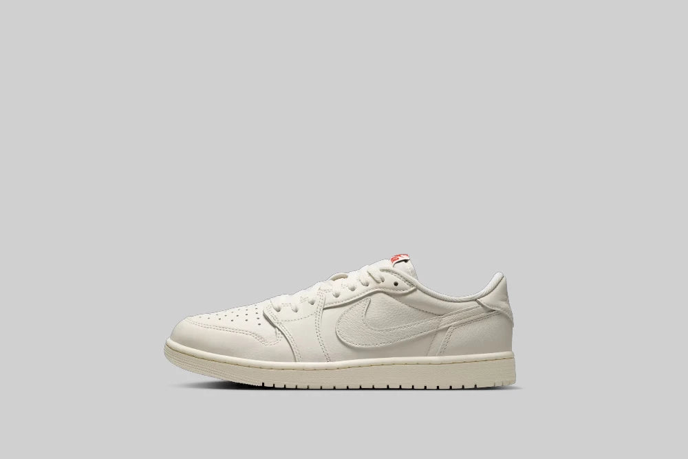 Air Jordan 1 Retro Low OG 'Sail and University Red' - HQ6998-100