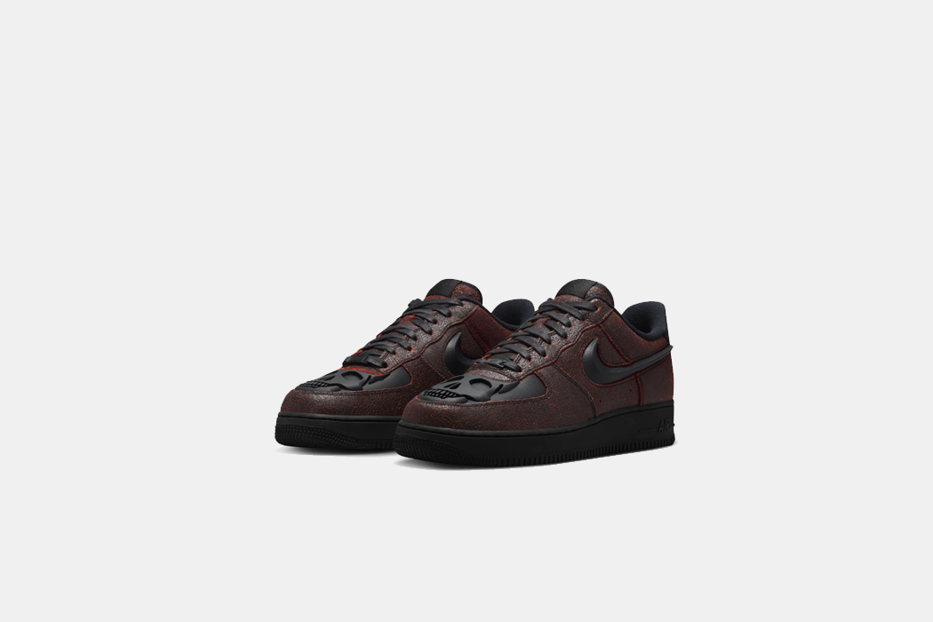 Nike Air Force 1 &