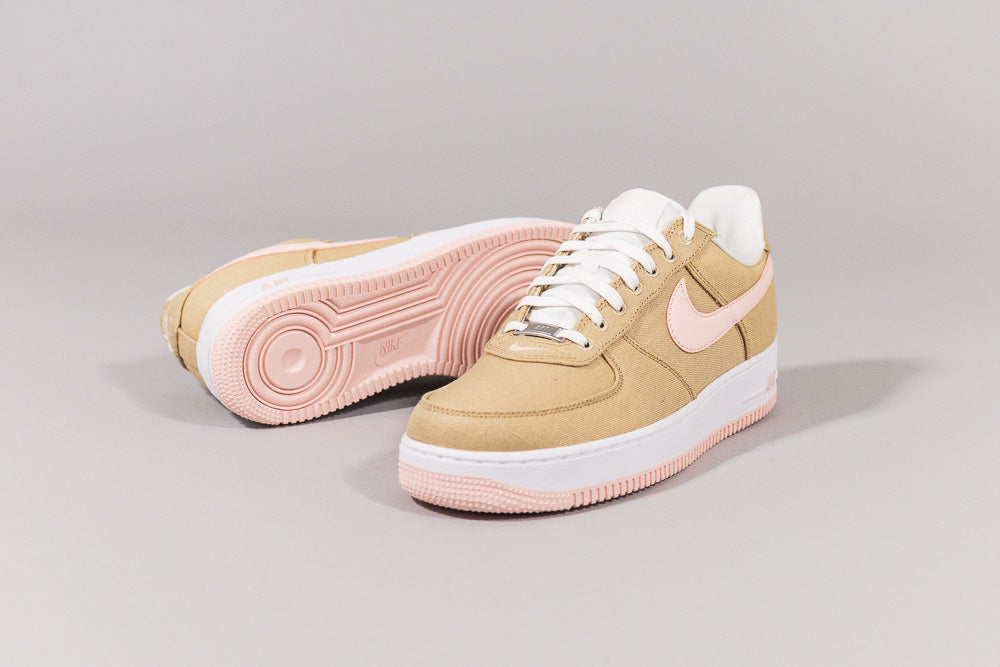 Nike Air Force 1 Low &