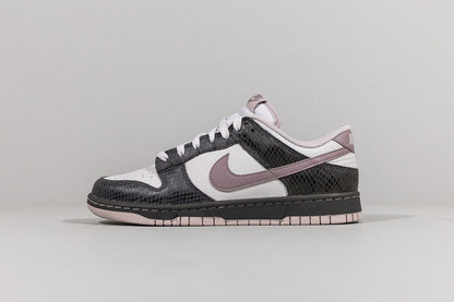 Nike Dunk Low SE &