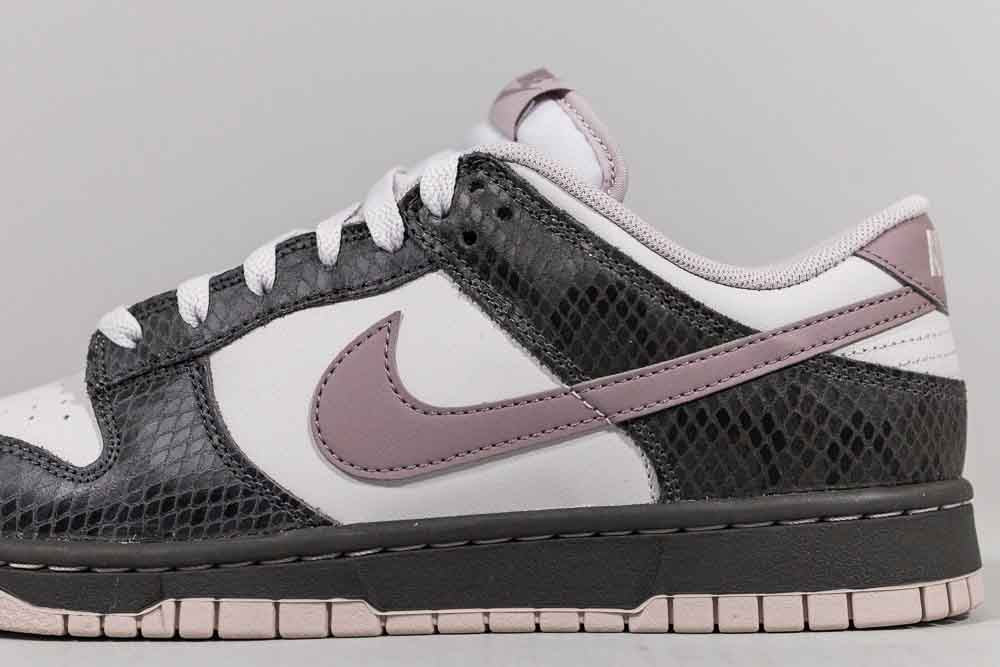 Nike Dunk Low SE &