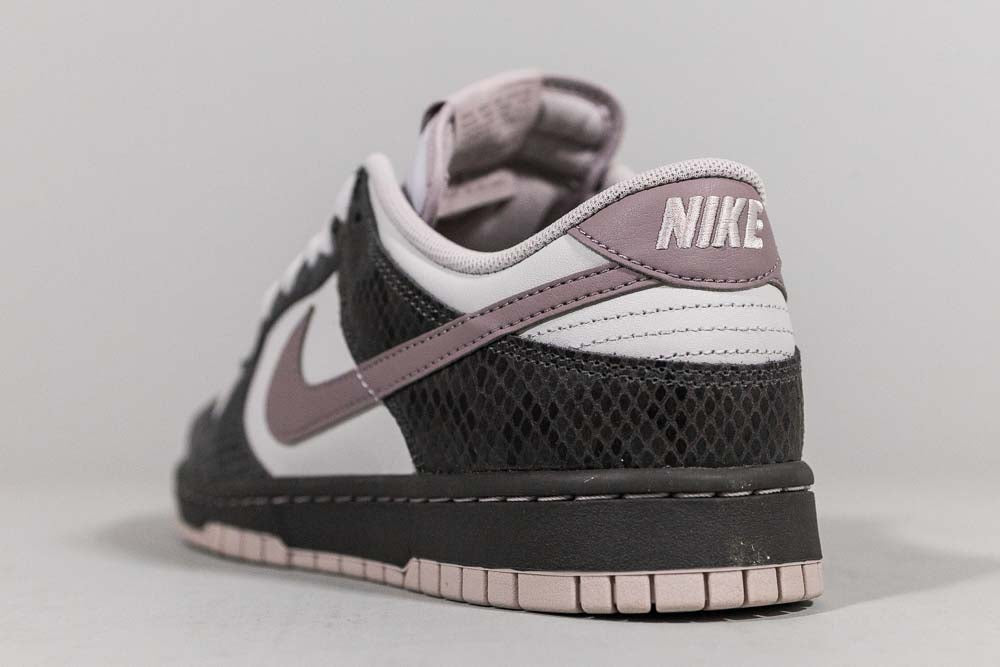 Nike Dunk Low SE &