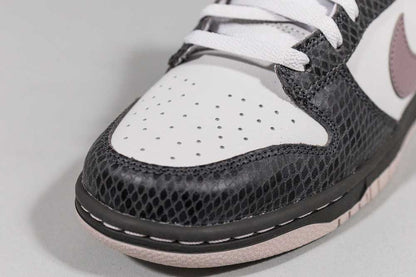 Nike Dunk Low SE &