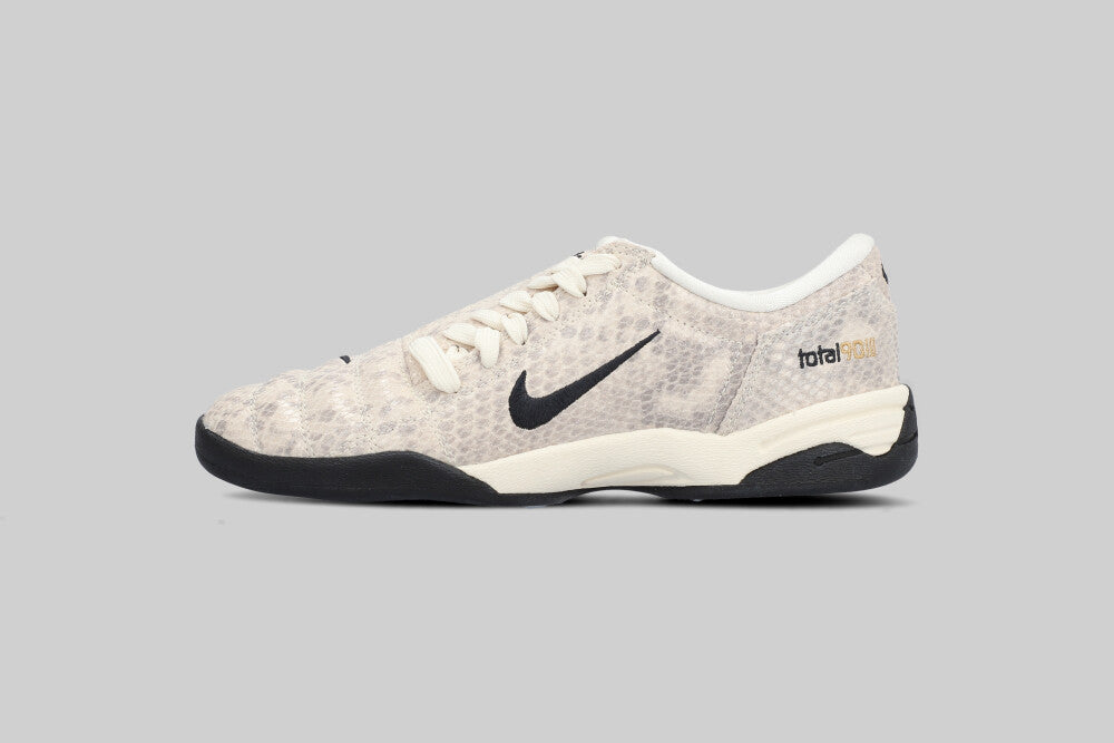 Women's Nike Total 90 SE 'Pale Ivory'