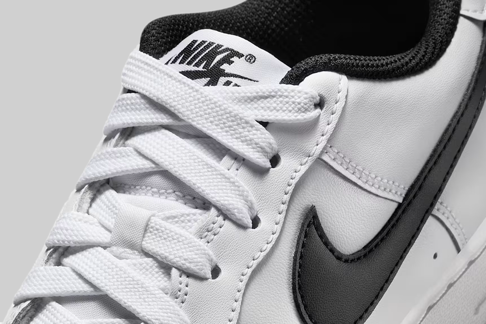 Nike Air Force 1 LV8 &