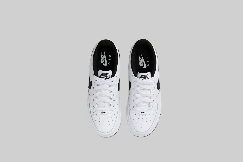 Nike Air Force 1 LV8 &