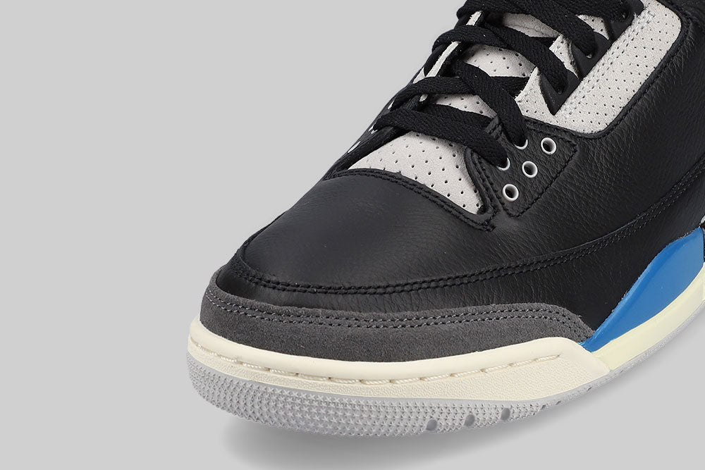 Air Jordan 3 &
