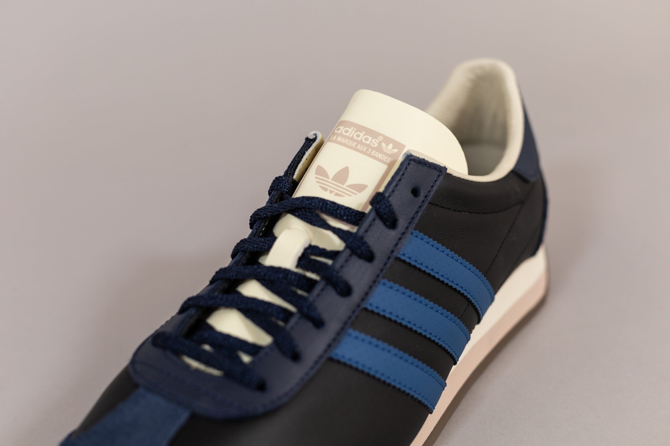 adidas Country OG Core &