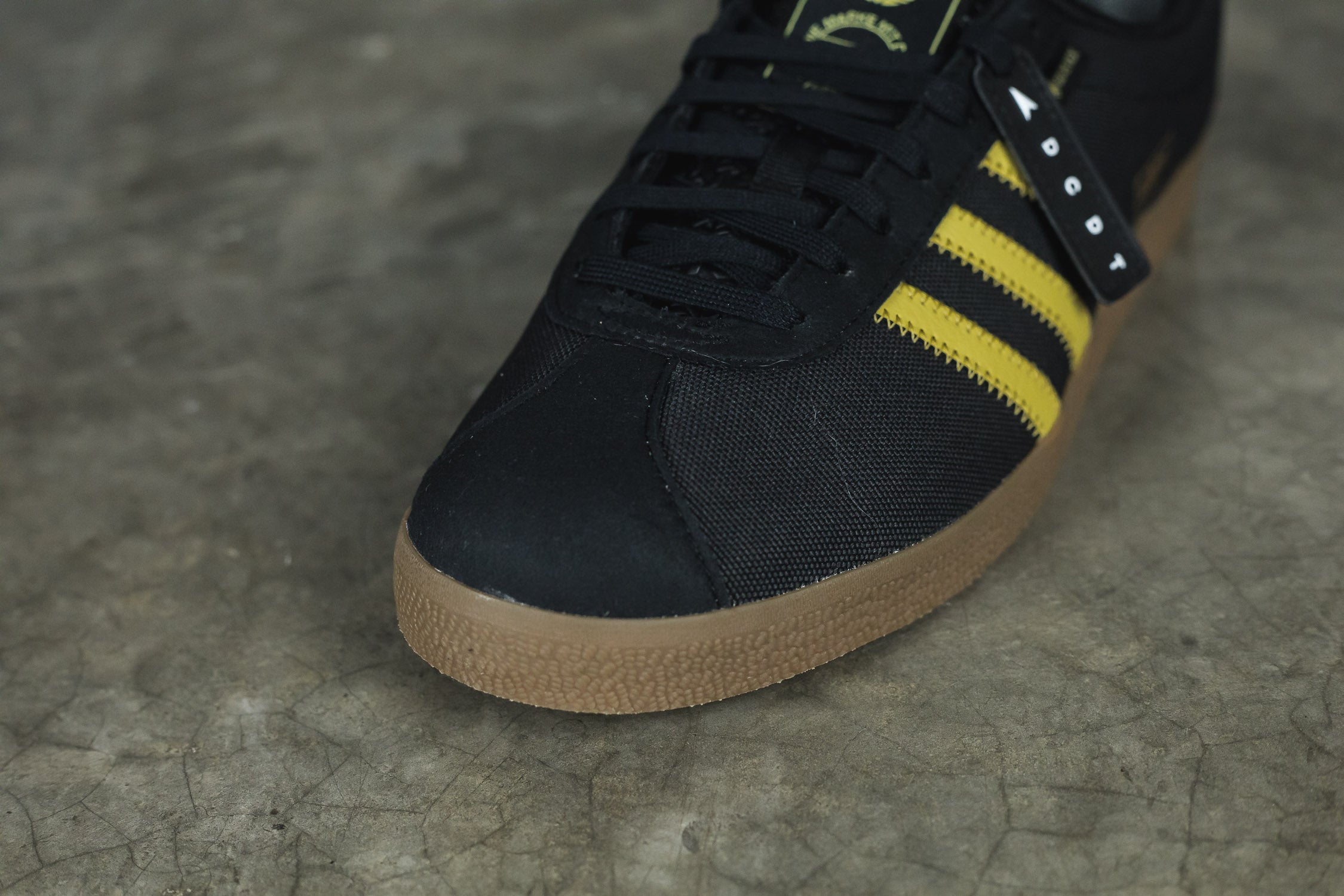 Gore tex store gazelle black