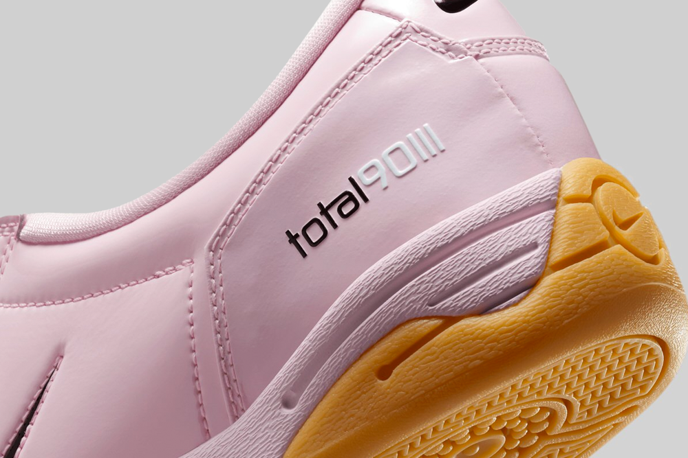 Women's Nike Total 90 'Pink Foam'