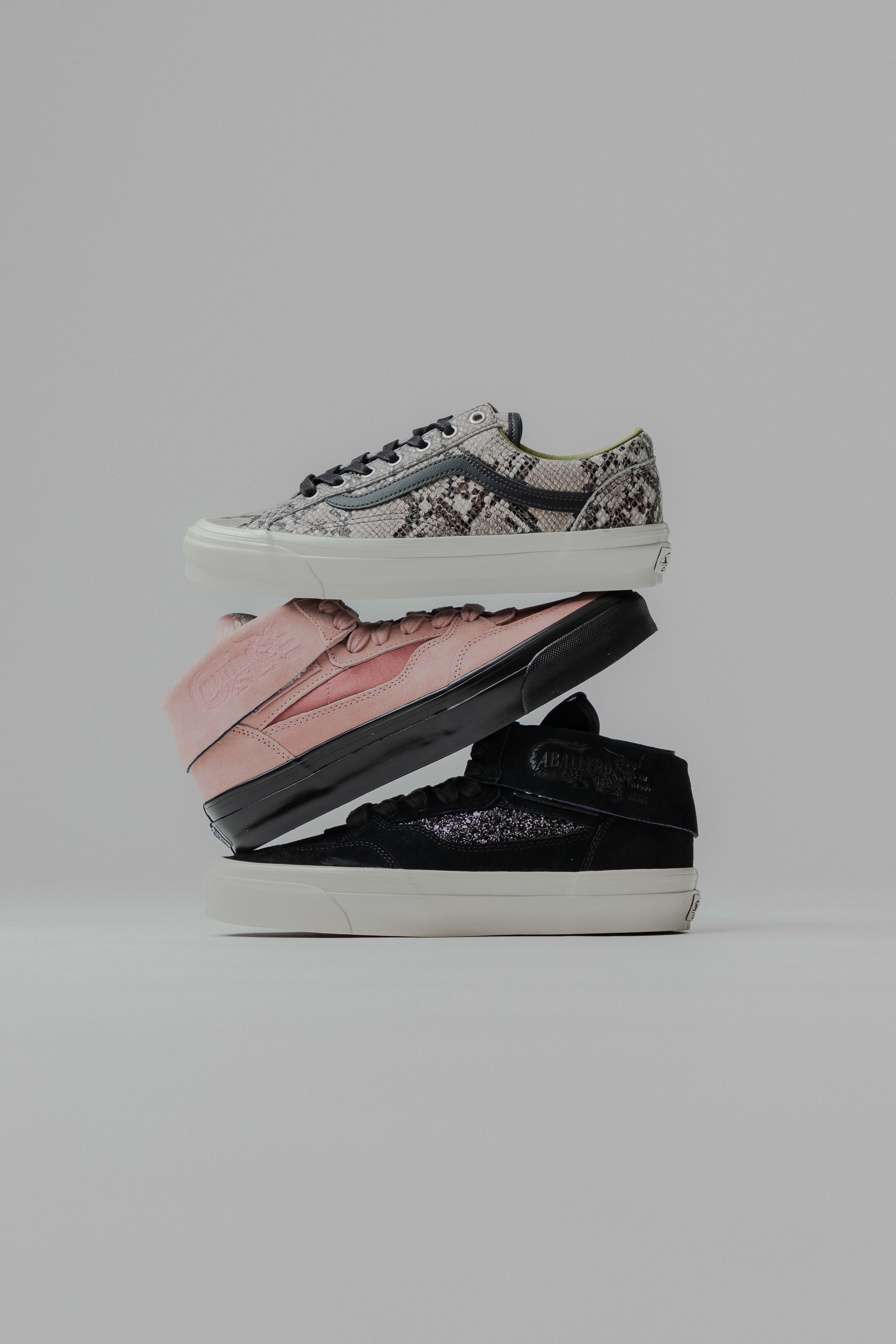 Vans Skate Half Cab Premium, modelo icónico de skate con estética clásica.