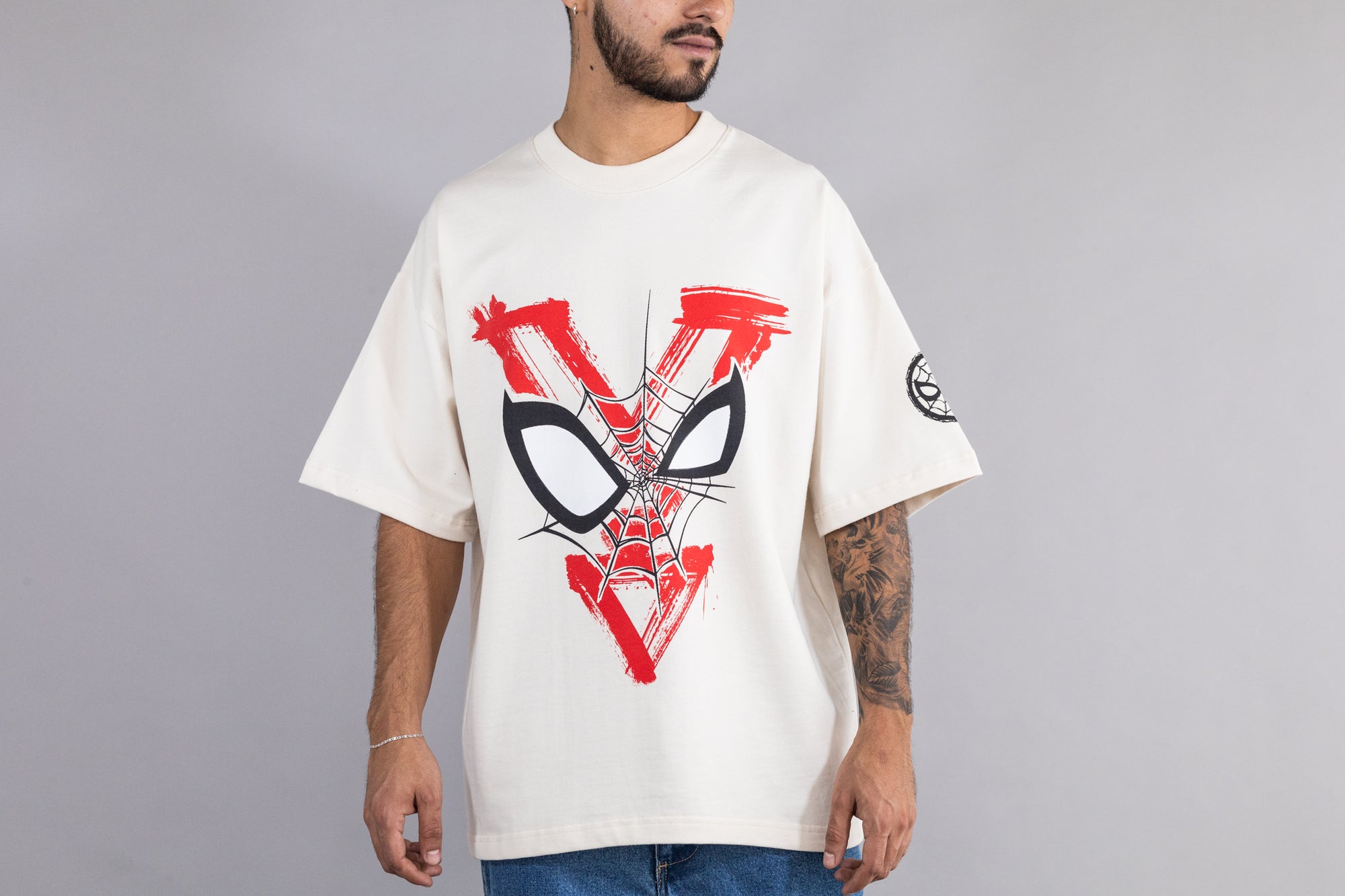 Lust x Yandel Eyes Tee - [sku] - Lust México