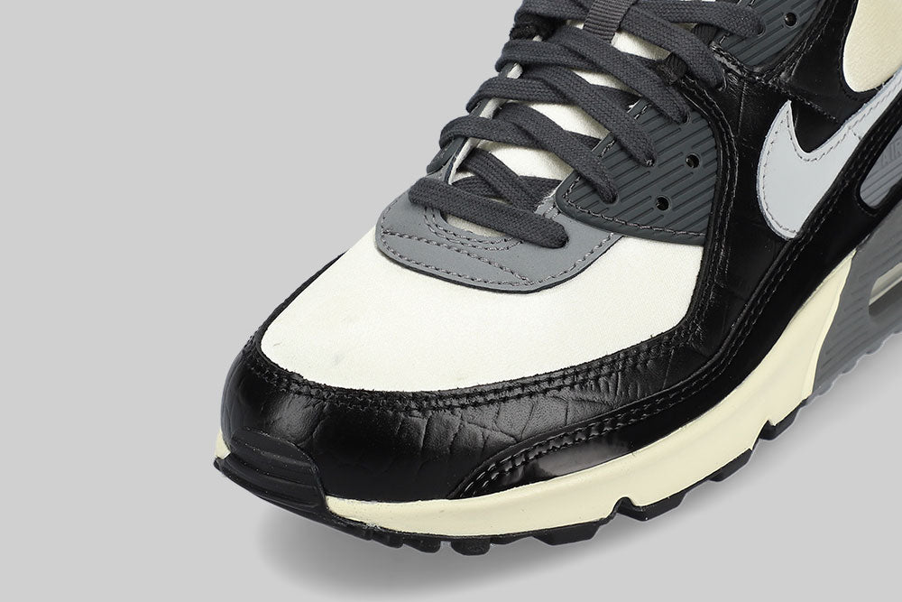 Nike Air Max 90 'Coconut Milk and Black' - IO4468-100