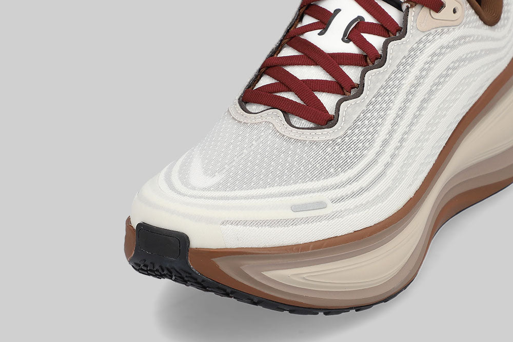 Nike Vomero Plus 'Sail and Baroque Brown' - IO4482-100 - Lust México