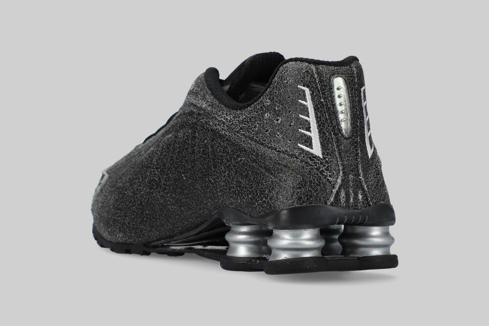 Nike Shox R4 'Black and Metallic Silver' - IO4544-002 - Lust México