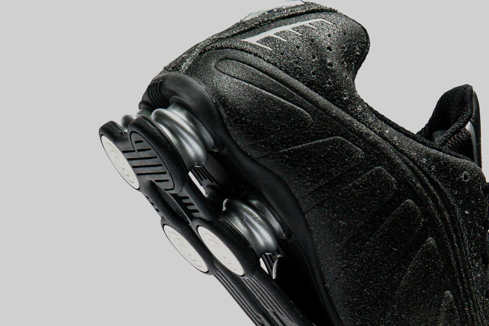 Nike Shox R4 'Black and Metallic Silver' - IO4544-002